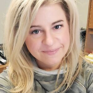 Meet your Posher, Leslie